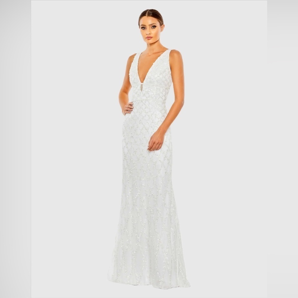 Mac Duggal NWT 5659 White Sequined Plunge Neck Sleeveless Column Gown
